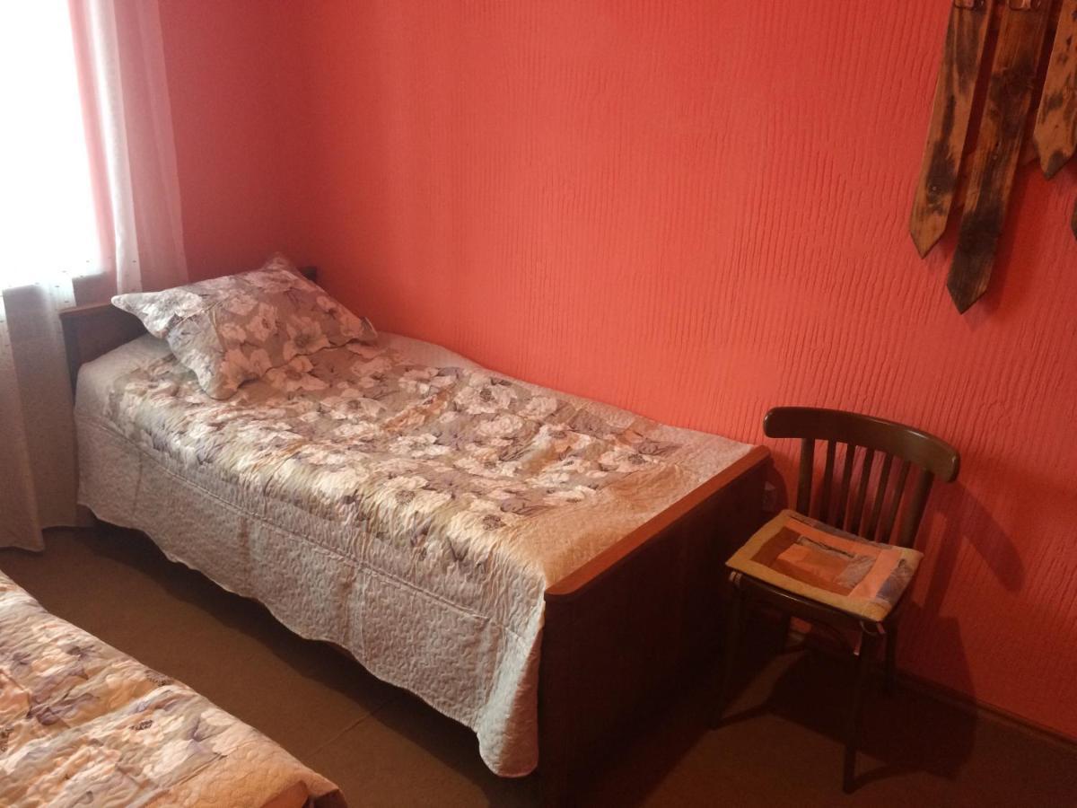 Red House Hatis Katnakhpyur Ngoại thất bức ảnh