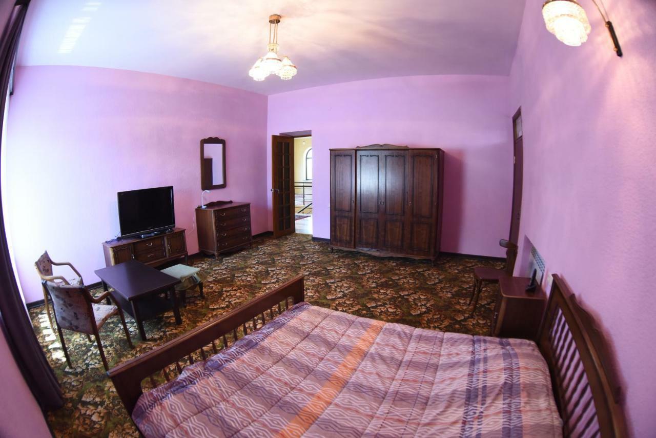 Red House Hatis Katnakhpyur Ngoại thất bức ảnh